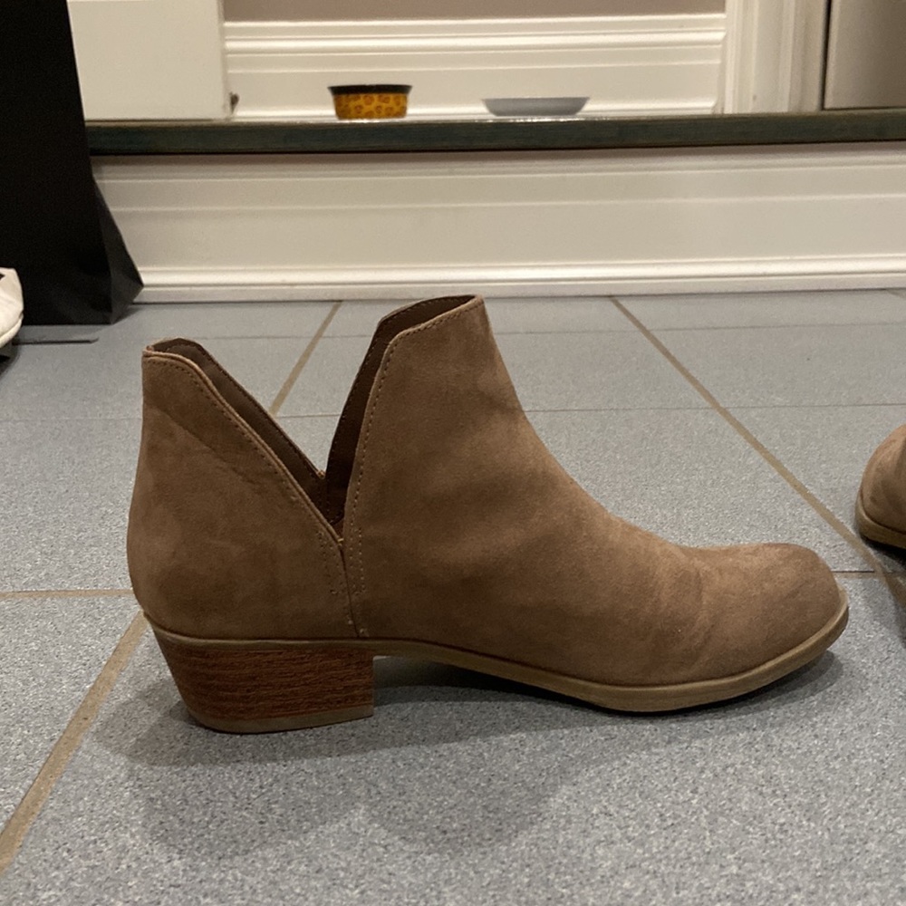 Cut out booties - Picture 5 of 5